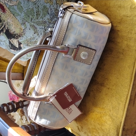 Michael Kors Handbags - New Price-Vintage MK Glenbrook Barrell w/Tags